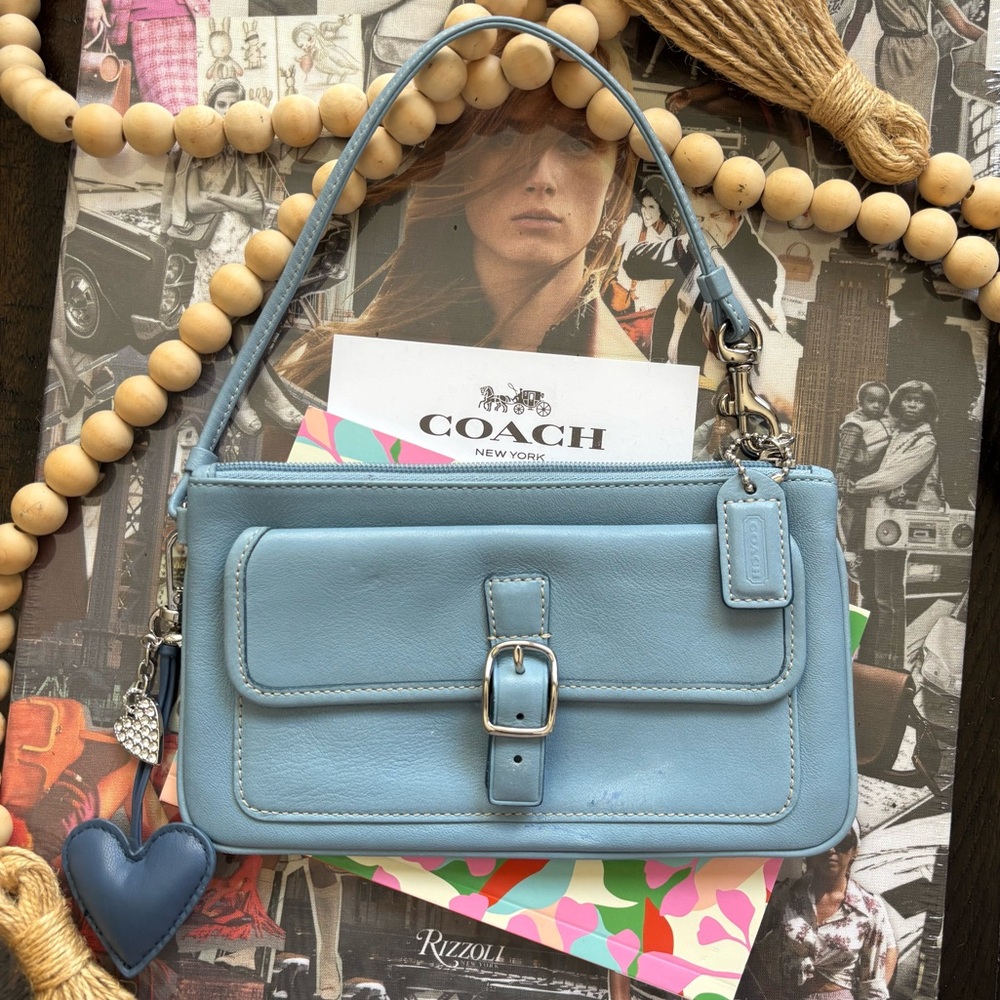 ❌❌SOLD❌❌🩵VTG COACH Hamptons Leather Lrg Skinny Wristlet🩵 - Picture 5 of 15